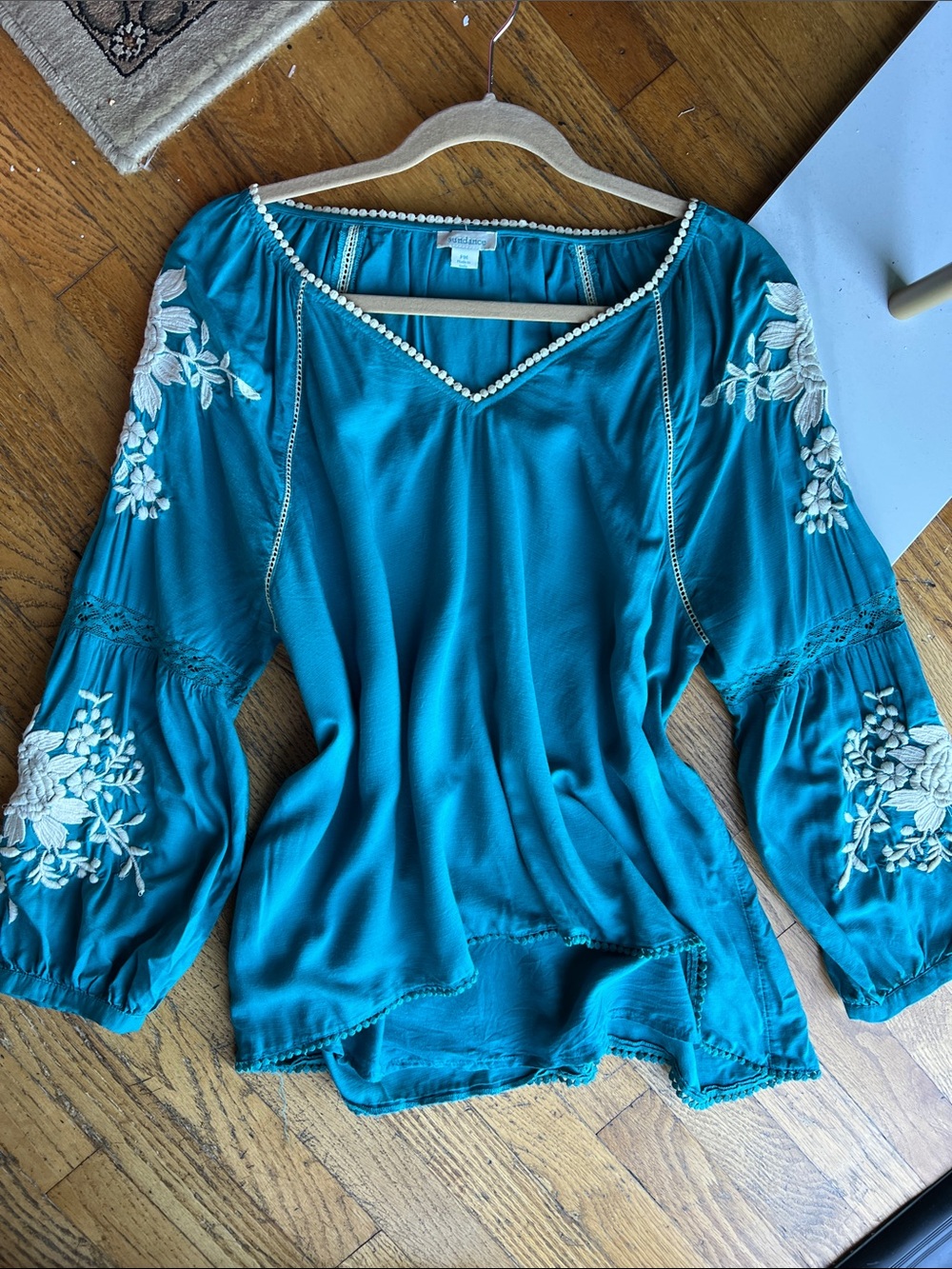 Sundance Teal Embroidered V‑Neck Boho Tunic / Medium P.